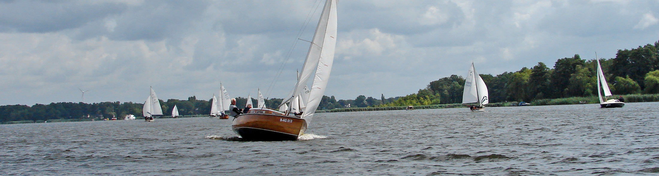 Segelboote auf dem Krüpelsee